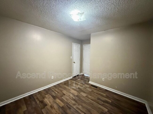 Photo - 2705 NW Georgetown Dr