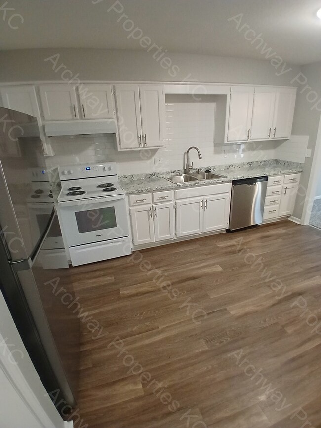 Photo - 1267 Petzold Dr