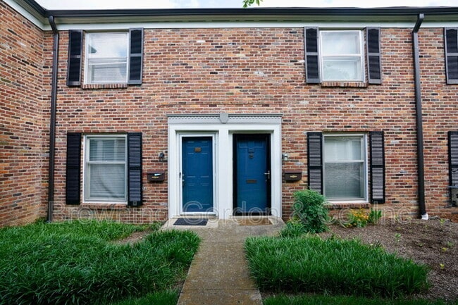 Building Photo - 5025 Hillsboro Dr Unit #17-K Rental