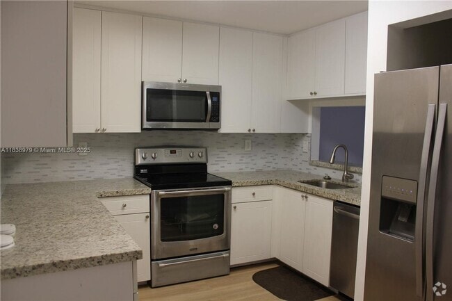 Building Photo - 20145 NE 3rd Ct Rental