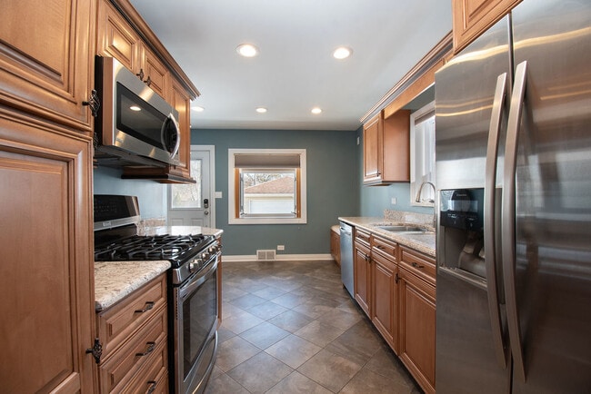 Photo - 131 S Lodge Ln