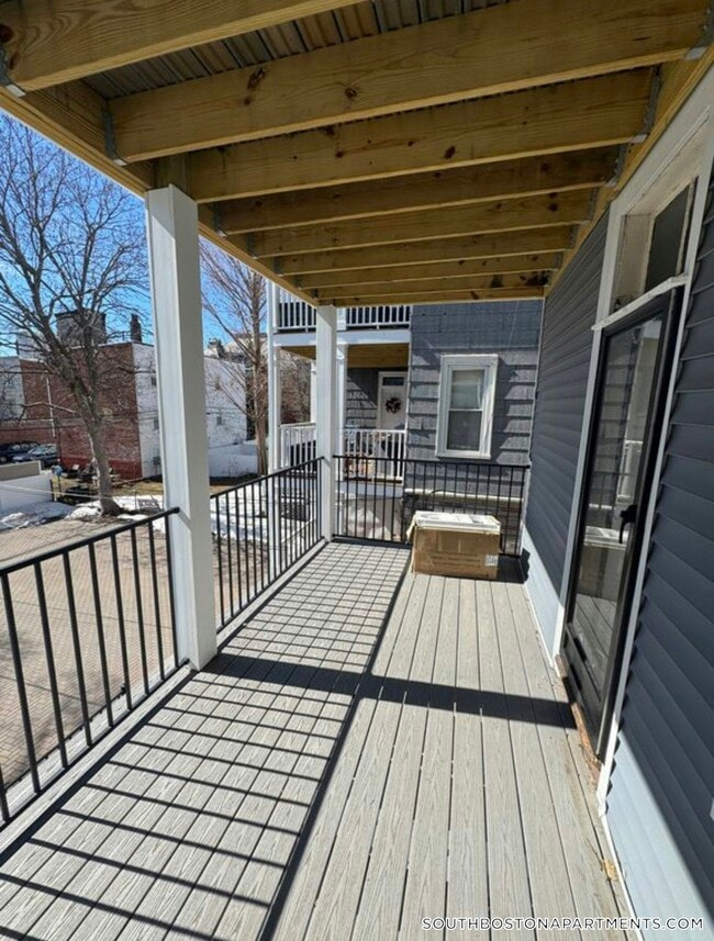 Photo - 883 E 4th St Unit 2