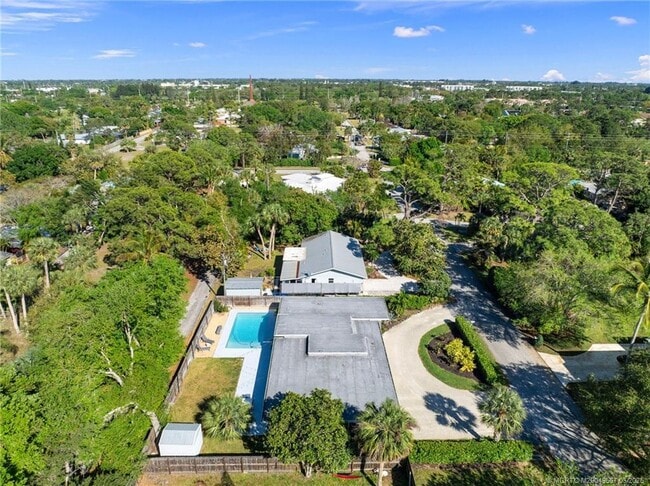 Building Photo - 530 S Manor Dr Rental
