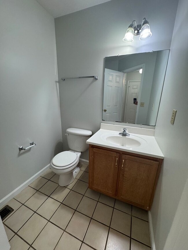 Photo - 1058 Oriole Ln