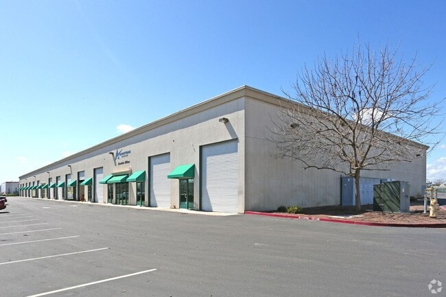 Building Photo - 145 D'Arcy Pkwy Rental