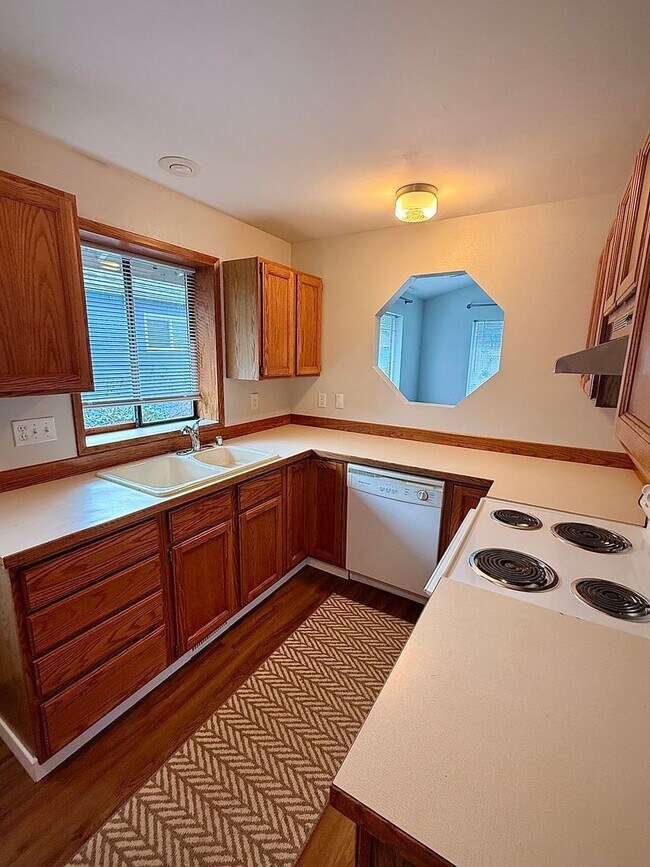 Photo - Live in Sunny Land! Updated 2 Bedroom with Great Amenities Available NOW!