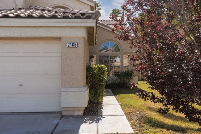 Photo - Good sized Summerlin home with large backyard