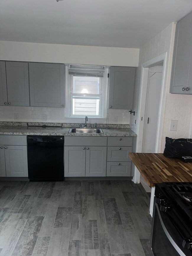 Photo - Beautiful spacious cape code move in ready!