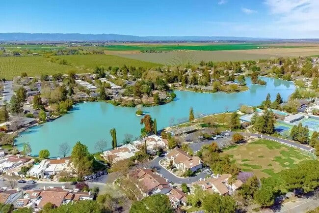 Photo - 861 Lake Terrace Cir