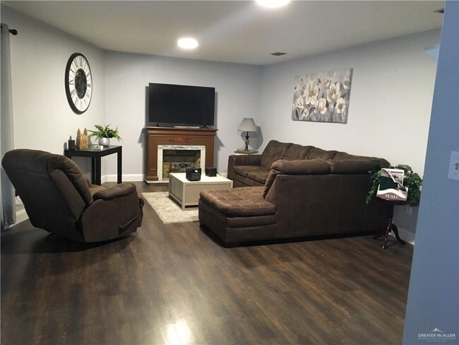 Photo - 15 Fern Ave W Unit 4