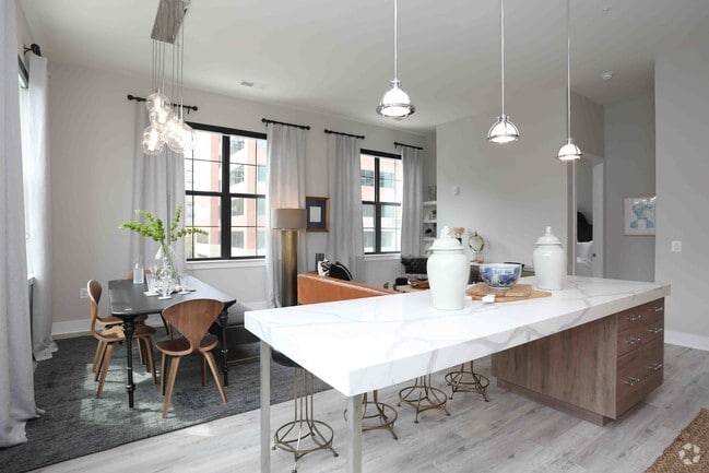 2BR, 2BA - 1,073 SF