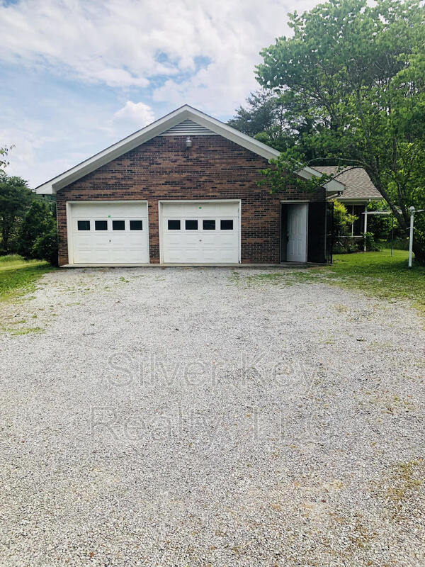 1011 Mecca Pike