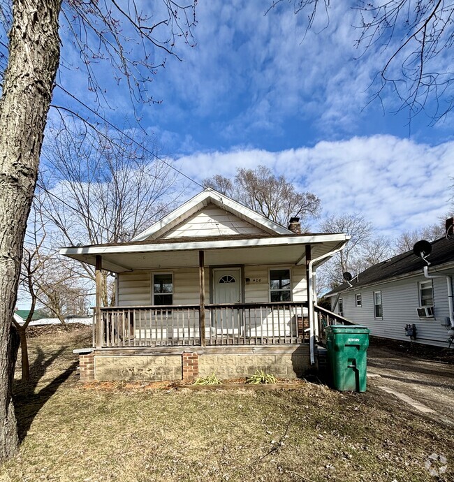 Building Photo - 400 N Catherine St Rental