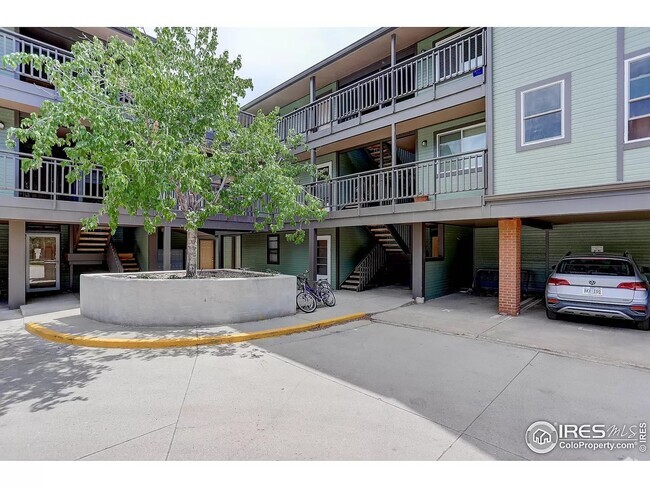 Building Photo - 4990 Meredith Way Rental