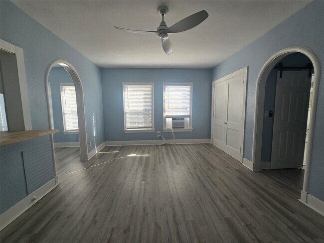 Photo - 725 Broadway Avenue J