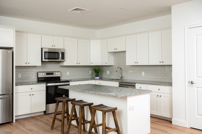 Photo - 390 Chief Justice Cushing Hwy Unit 208