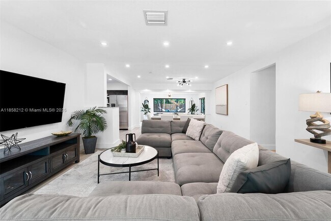 Photo - 1305 Dewey St