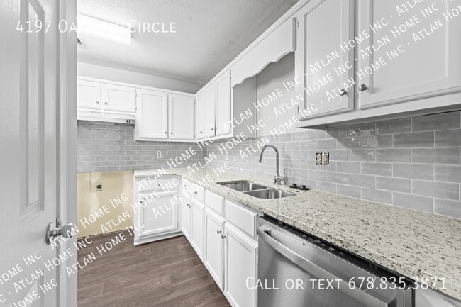 Photo - 4197 Oaknoll Cir