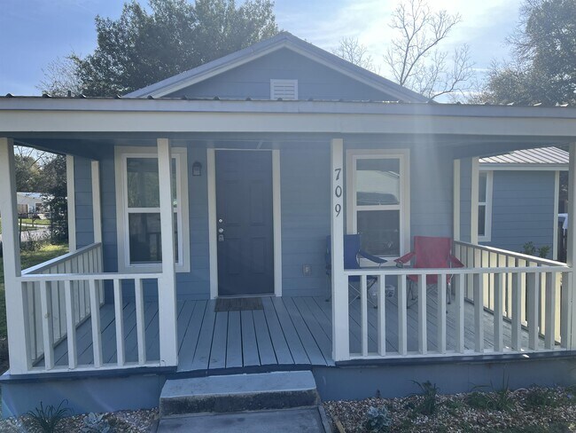 Photo - 709 11th St
