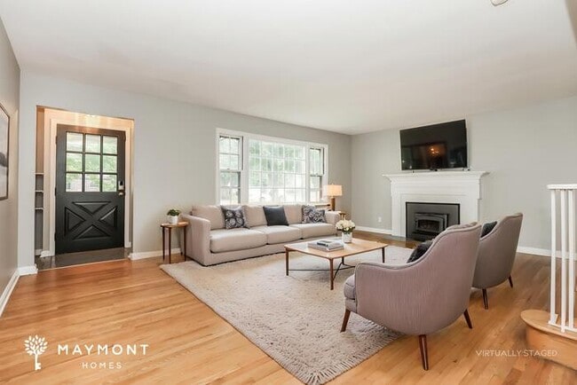 Photo - 11 Redbud Dr