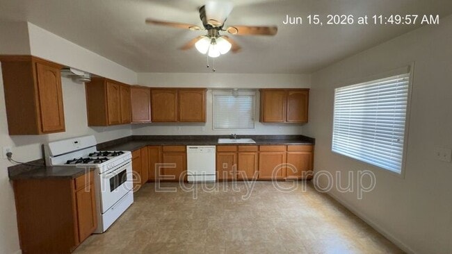 Photo - 1325 S Crowe St
