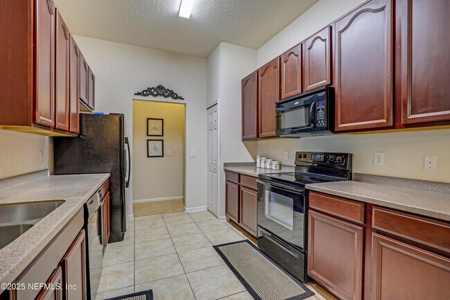 Photo - 8216 White Falls Blvd Unidad 108 Rental