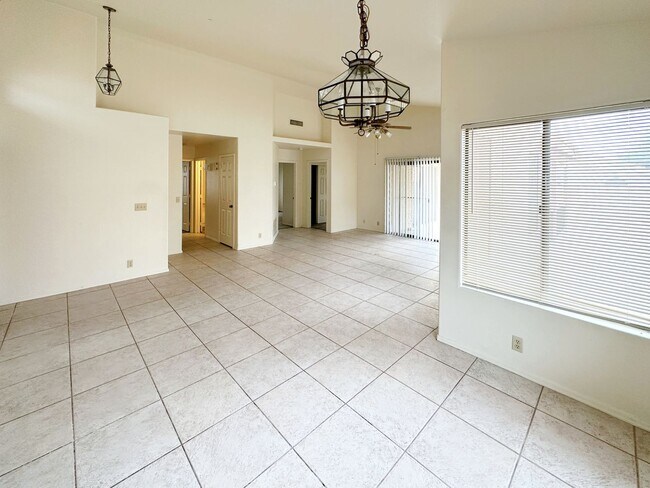 Photo - Spacious 3 Bed, 2 Bath Home in Peoria - Yo...