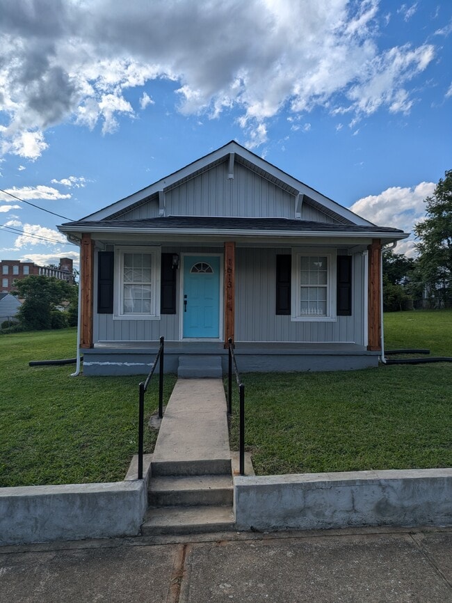 Photo - 1613 13th St House