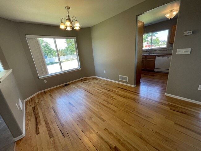 Photo - 2402 Ballard Ln