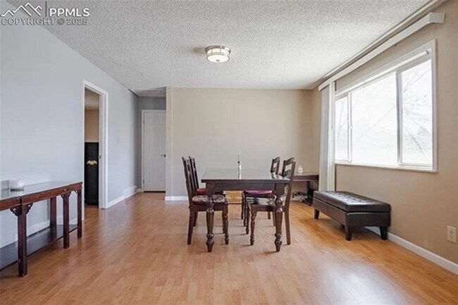 Photo - Charming 3 Bedroom in West Colorado Springs