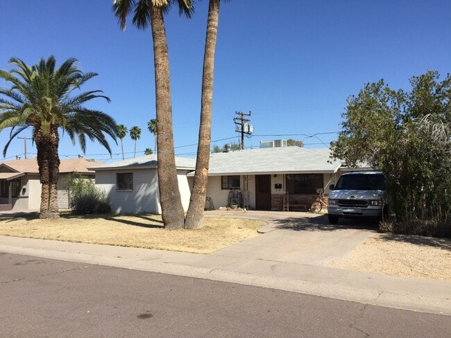 Building Photo - Tempe Duplex 3 Bed - 1.75 Bath