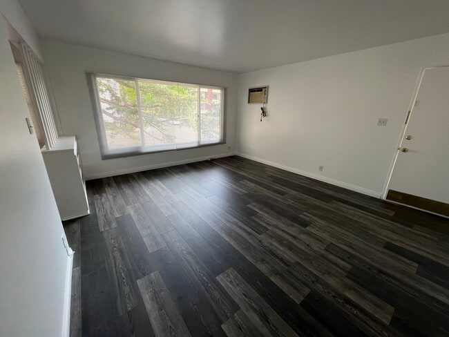 Photo - 14225 Riverside Dr Unit 3