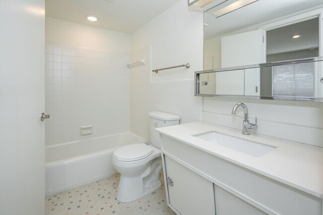 Photo - Highland Riviera Apartments