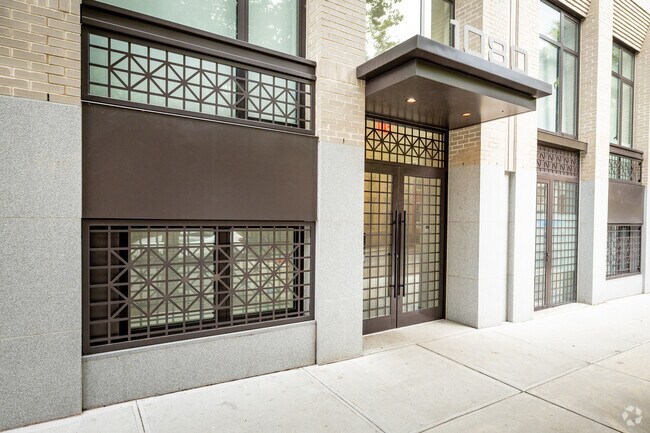 Photo - 1080 Lorimer St