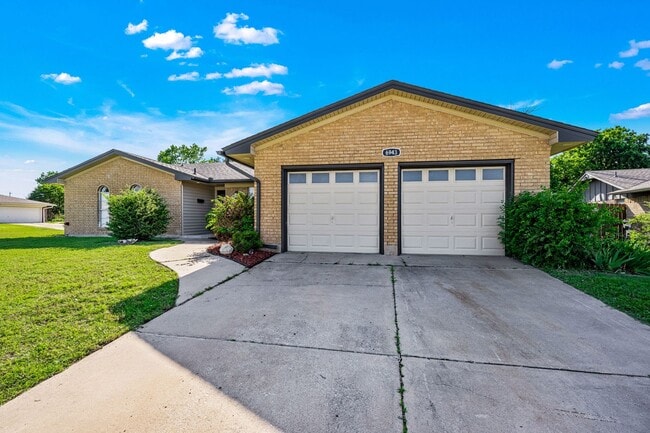 Photo - 6943 NW Eisenhower Dr