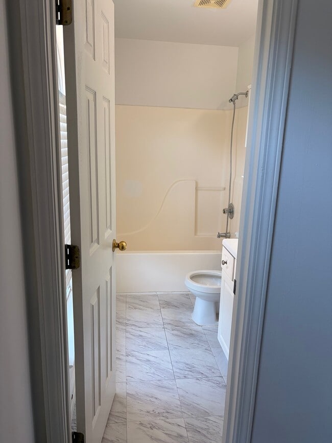 Photo - 113 Willow Point Ln