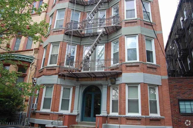 Building Photo - 106 11th St Unit 3 Rental