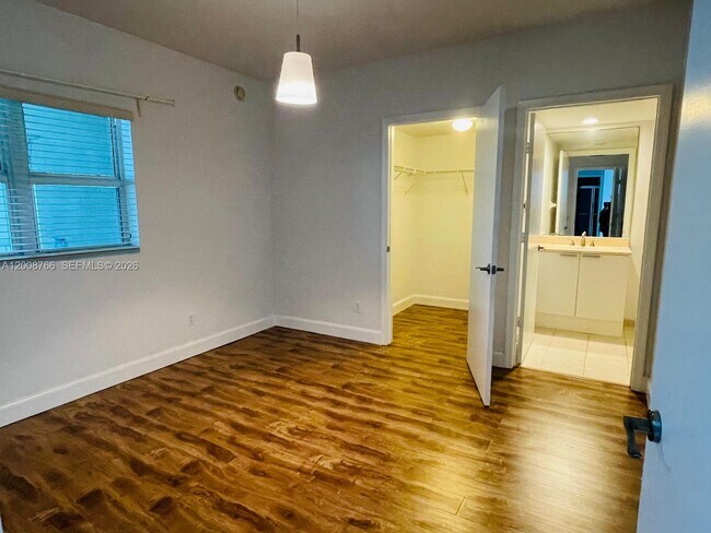 Photo - 14951 Royal Oaks Ln Unit 1402