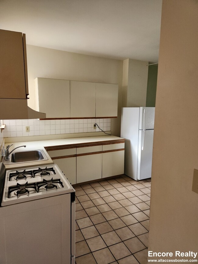 Photo - 369A Centre St Unit 2