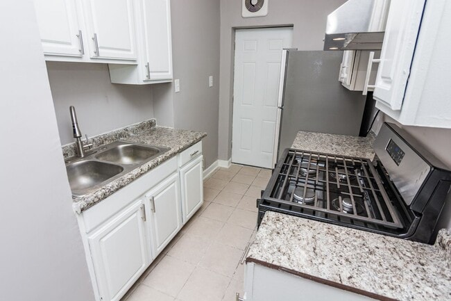 Photo - 2475 E 74th Pl Unit 2W