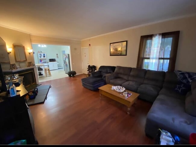Building Photo - 4 Sachem Ter Unit Apartment 1