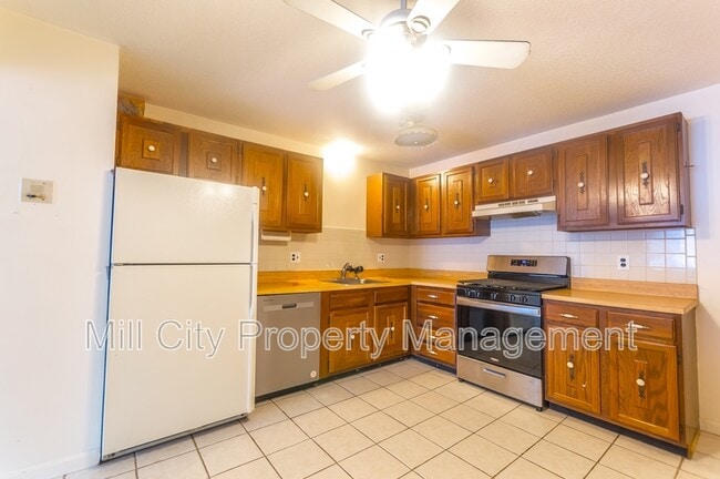 Photo - 23 Country Club Dr