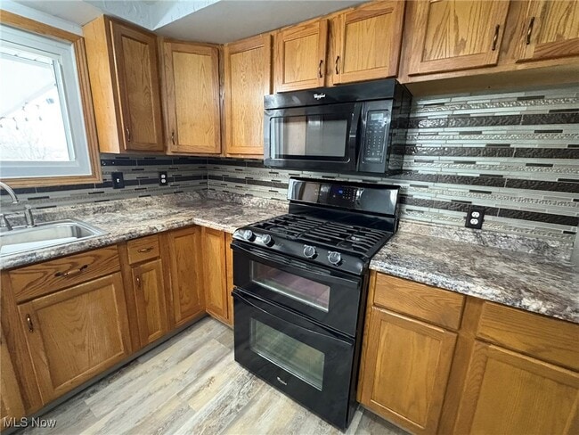 Photo - 2434 Saratoga Ave SW