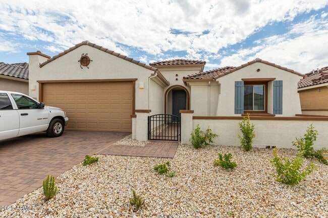 Building Photo - 8757 W Rancho Dr