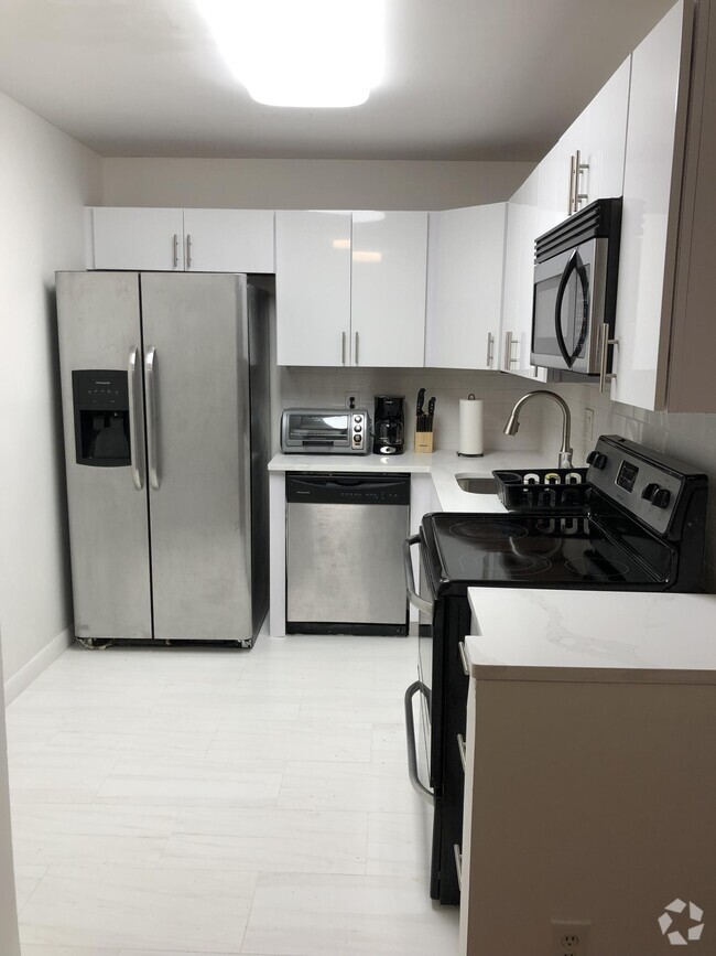 Building Photo - 480 NW 20th St Rental