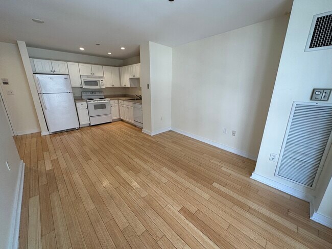 Photo - 5 Boylston Pl Unit 6