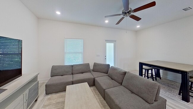 Photo - Beautiful 3/2.5 Townhouse