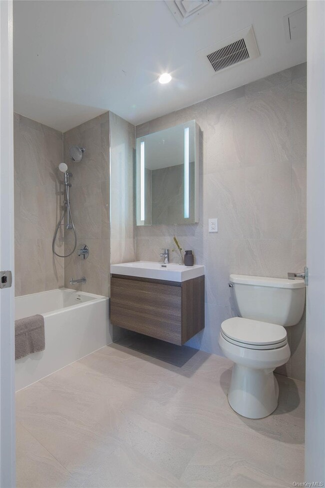 Photo - 14-33-33 31st Ave Unit 3F