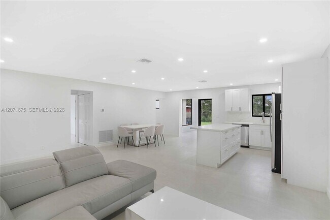 Photo - 2230 N 62nd Ave
