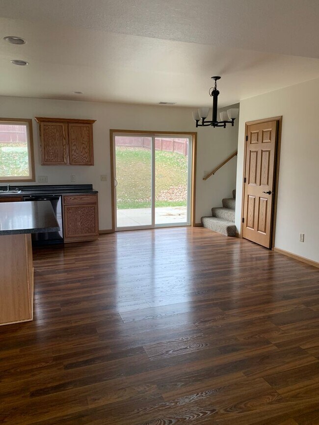 Photo - 550/552 Alyssa St Unit 552 Duplex